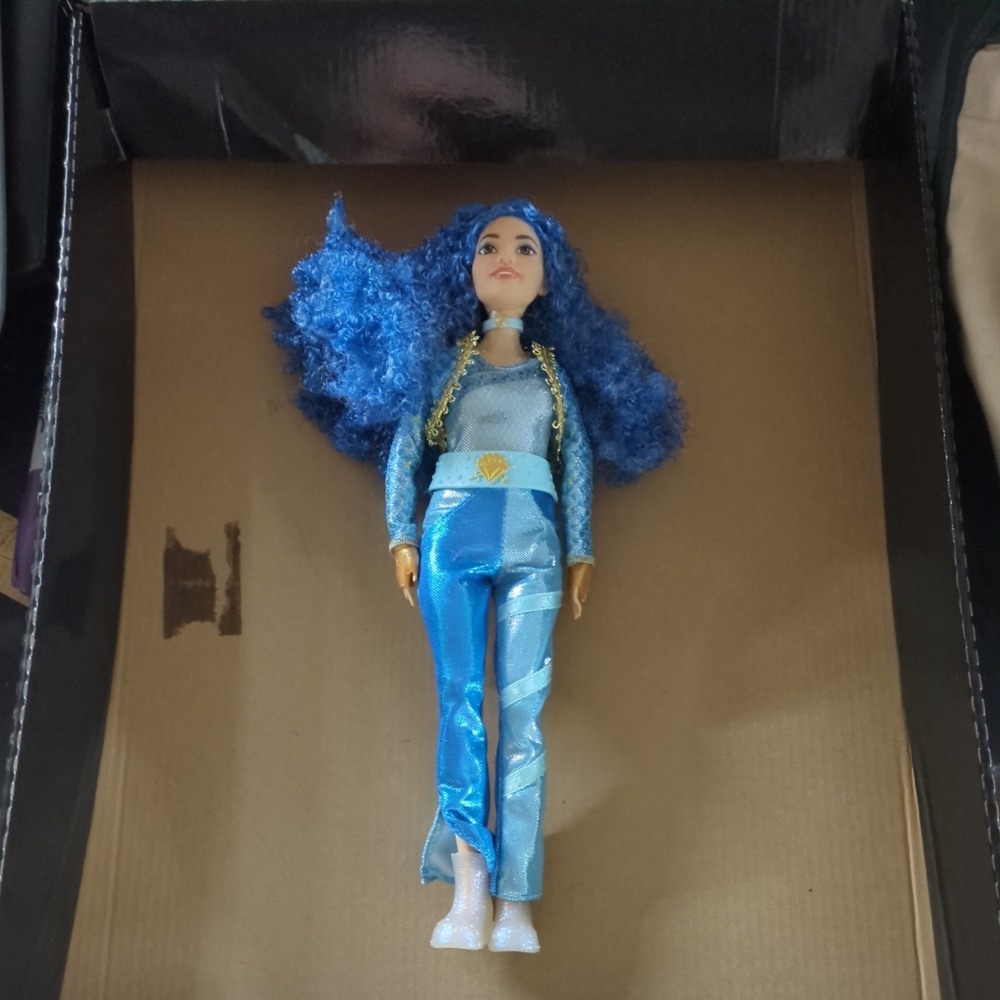 2024 Disney Descendants The Rise Of Red QUEEN CINDERELLA 11" Doll Royal Gown